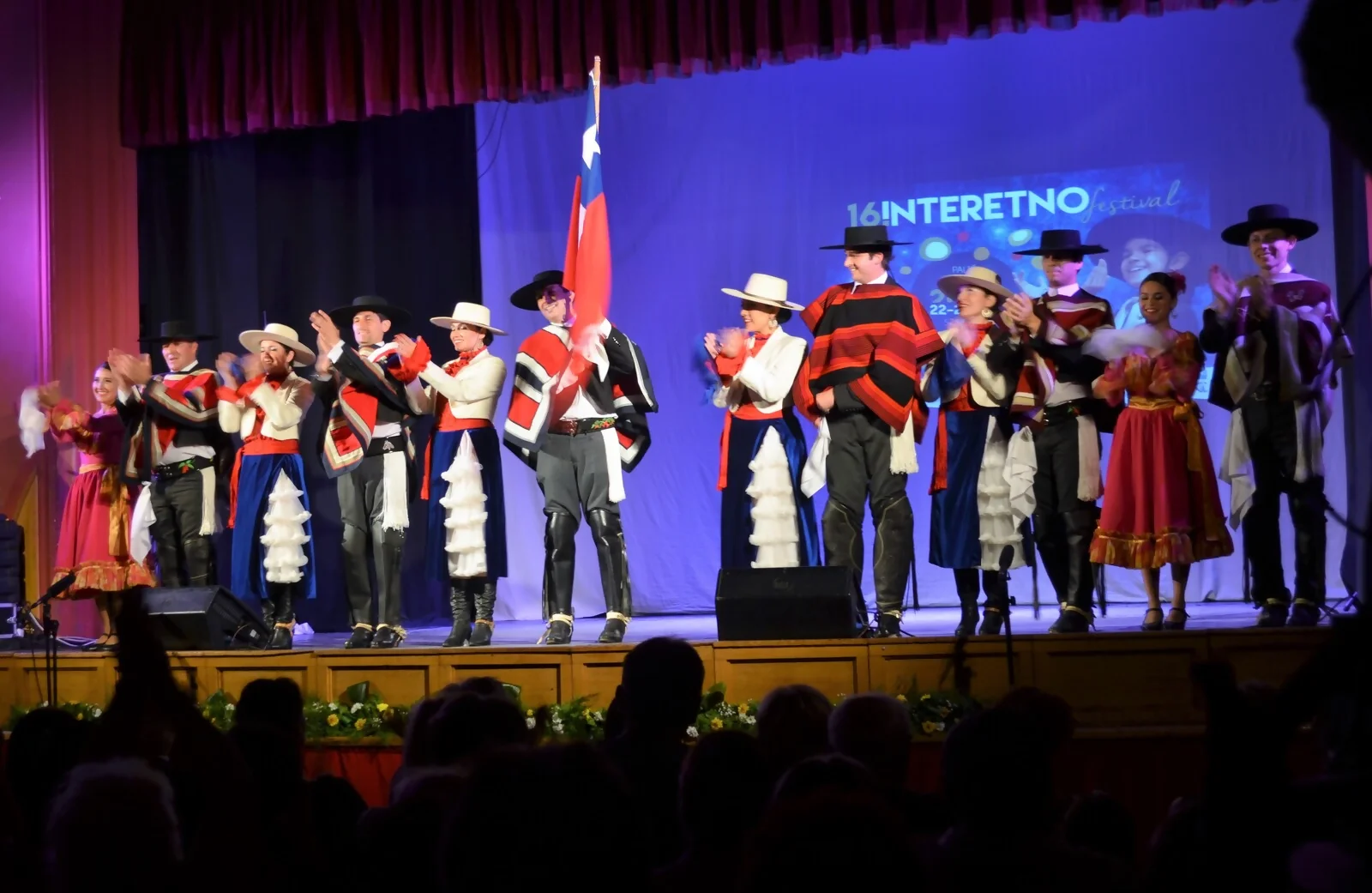 Festival folclórico Serbia